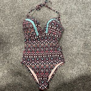 Super flattering brightly colored one piece 36D Shade&Shore tie back